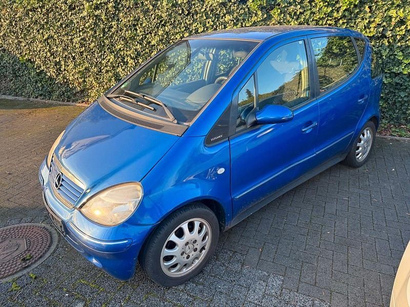 Blau Gebraucht 2001 Mercedes A160 Elegance Kleinwagen | 899 € (Guter Preis) - Bild 1/4