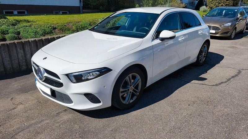 Weiß Gebraucht 2018 Mercedes A200 Limousine | 17.900 € (Guter Preis) - Bild 1/4