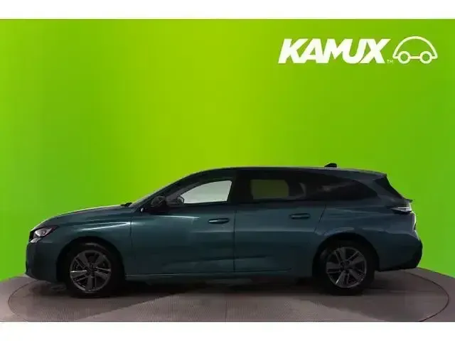 Gebraucht Peugeot 308 Allure 131 PS (96 kW) 2024 Blau Kombi