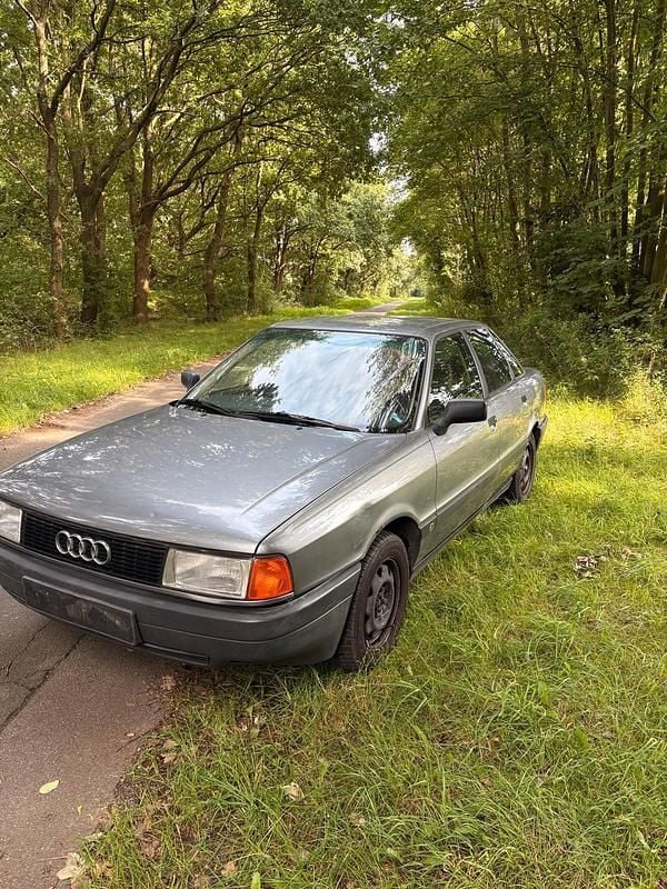 Grau Gebraucht 1991 Audi 80 Sport Limousine | 2.250 € - Bild 1/4