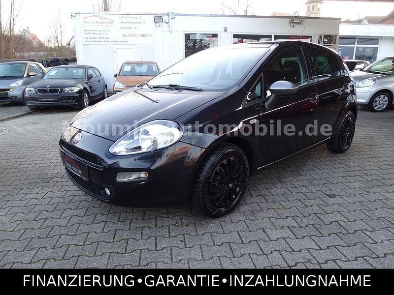 Gebraucht Fiat Punto Young 69 PS (50 kW) 2016 Schwarz Limousine