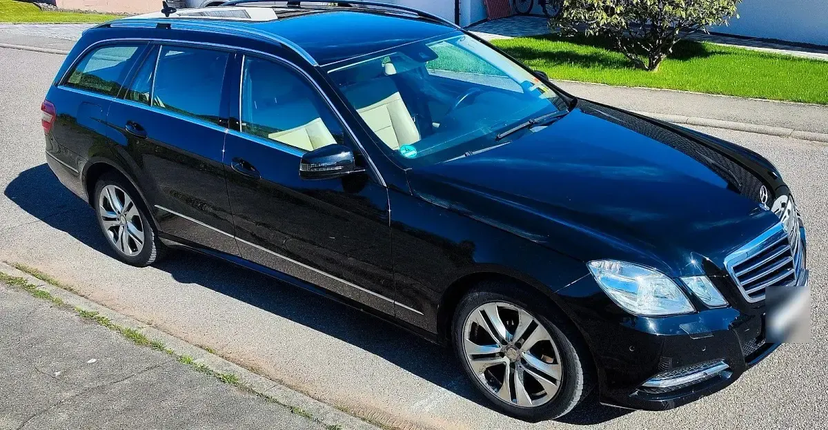 Second-hand Mercedes E220 Avantgarde 170 CP (125 kW) 2012 Negru Berlinǎ