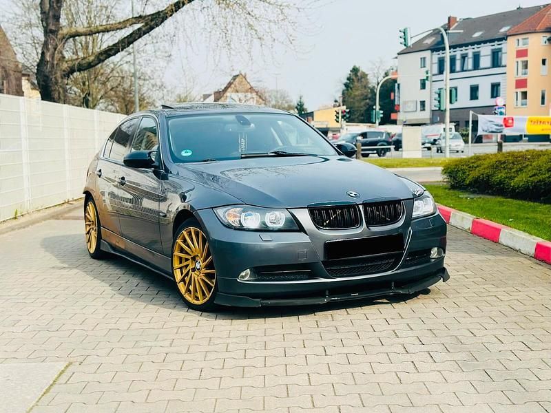 Gebraucht BMW 330 231 PS (169 kW) 2008 Grau Limousine