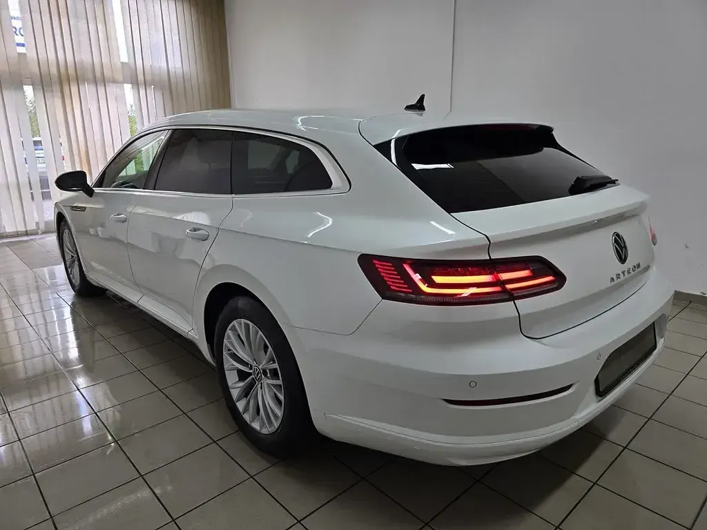 Używany VW Arteon 150 KM (110 kW) 2022 Biały Sedan/Limuzyna