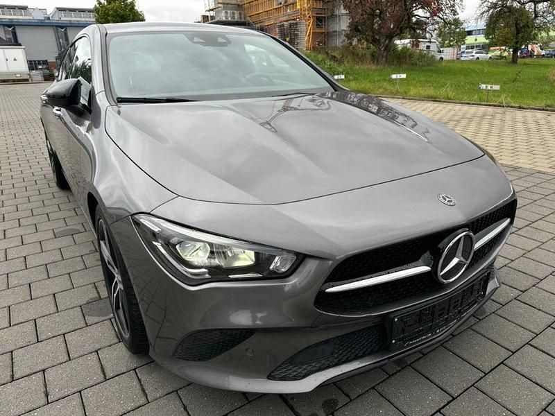 Gebraucht Mercedes CLA200 Shooting Brake 163 PS (119 kW) 2020 Grau Kombi