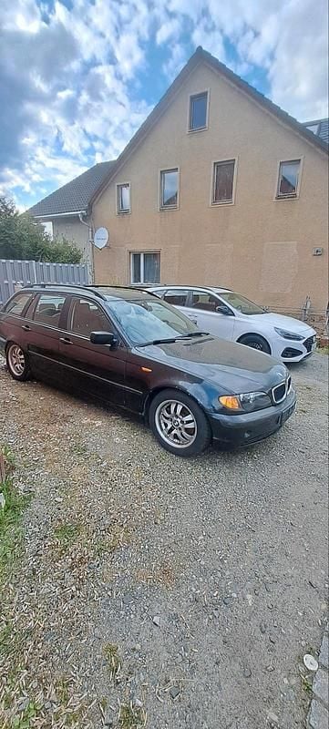 Second-hand BMW 318 143 CP (105 kW) 2004 Negru Break