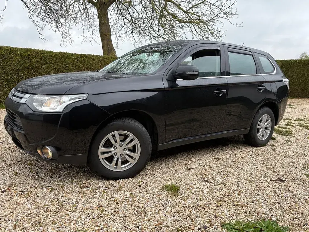 Gebraucht Mitsubishi Outlander Top 150 PS (110 kW) 2015 Schwarz SUV