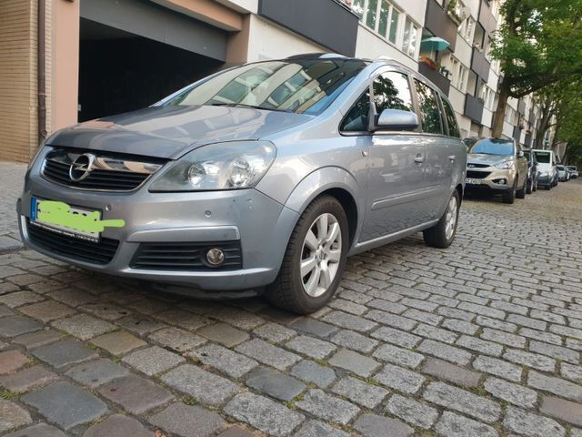 Opel Zafira B Cosmo gebraucht kaufen in Hamburg Preis 3200 eur - Int.Nr.:  354 VERKAUFT