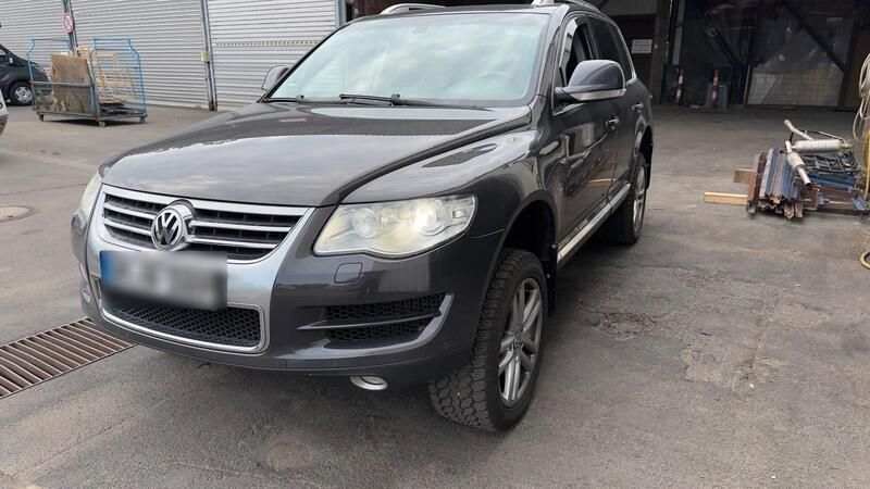 Grau Gebraucht 2007 VW Touareg SUV | 6.000 € (Guter Preis) - Bild 1/4