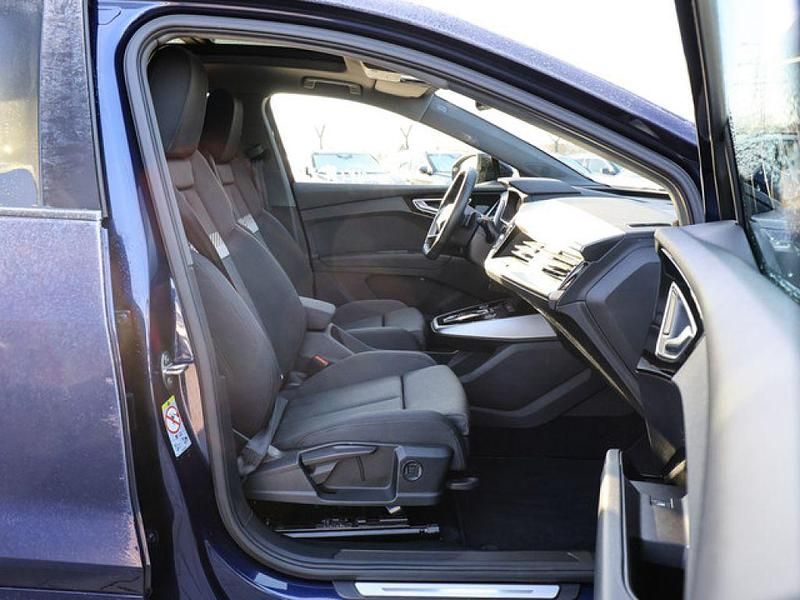 Gebraucht Audi e-tron 210 kW (286 PS) 2024 Blau / navarrablau (metallic) SUV