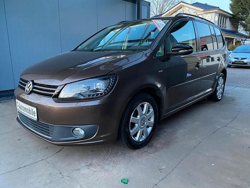 Braun Gebraucht 2012 VW Touran Match Van / Kleinbus | 10.999 € (Teuer) - Bild 1/3
