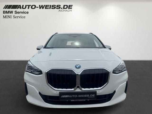 Gebraucht BMW 225 Active Tourer Luxury Line 245 PS (180 kW) 2023 Alpinweiss iii (weiss) Van / Kleinbus