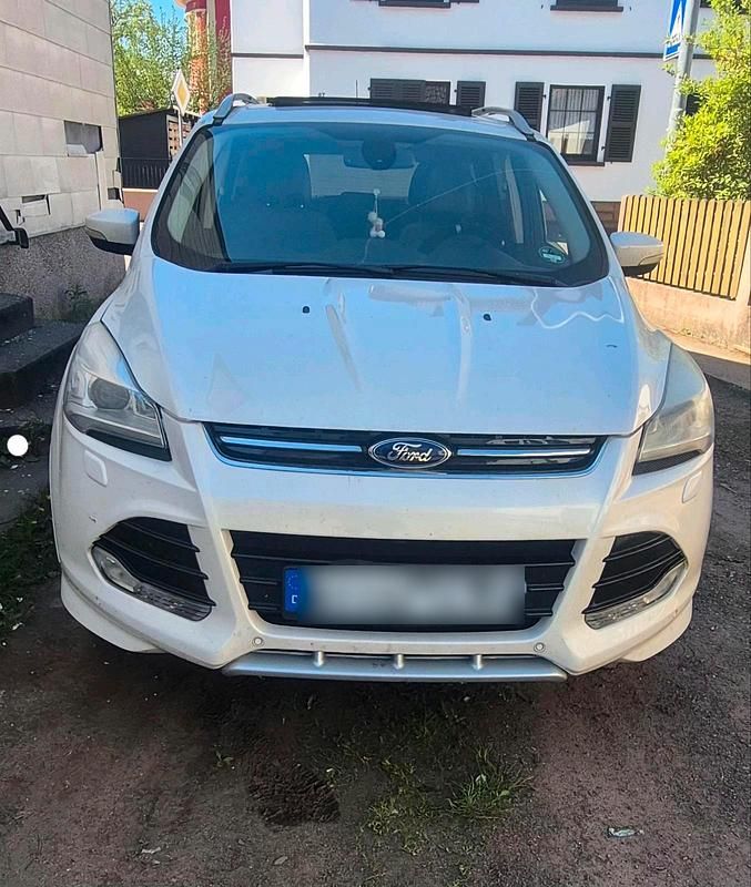 Gebraucht Ford Escape Titanium 242 PS (177 kW) 2015 Weiß SUV