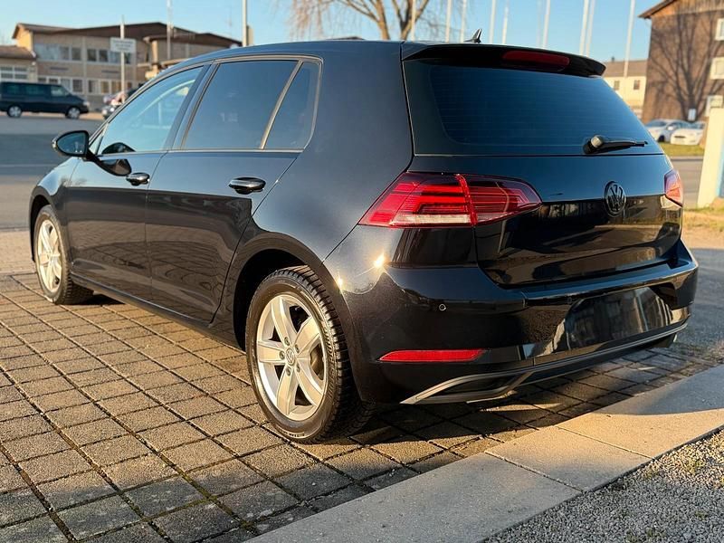 Gebraucht VW Golf VII 110 PS (80 kW) 2017 Schwarz Kleinwagen