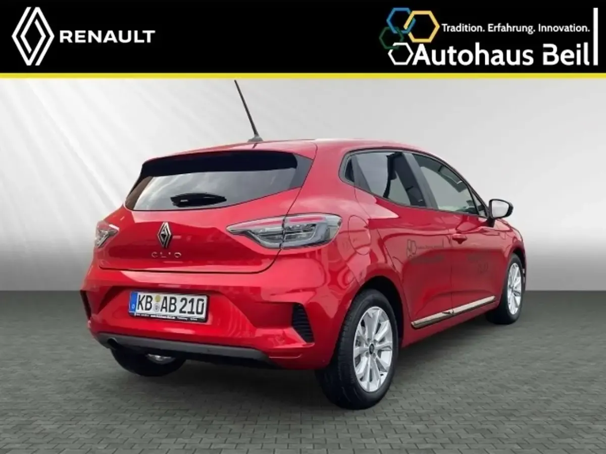 Begagnad Renault Clio V Evolution 91 HK (66 kW) 2024 Röd Sedan