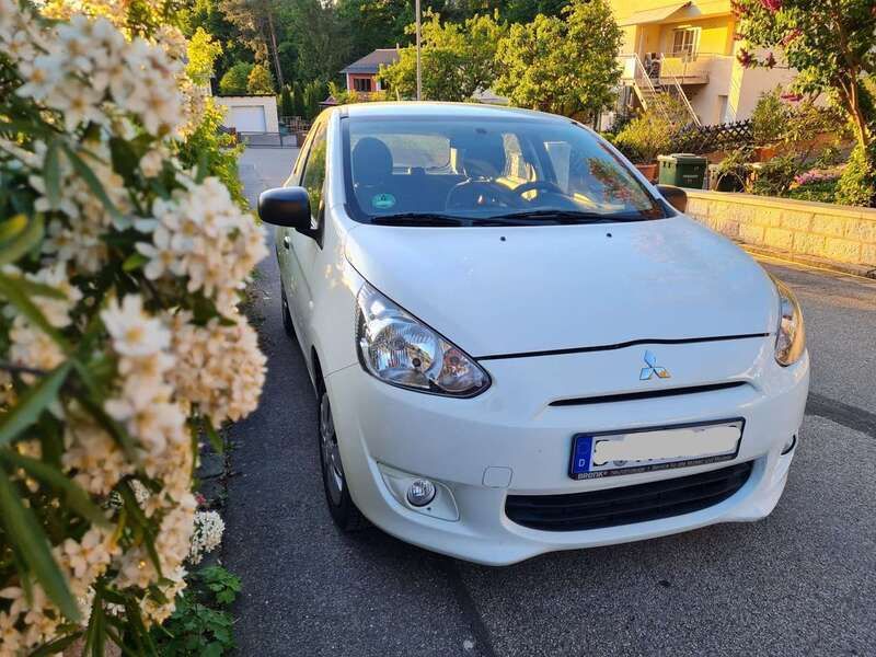 Weiß Gebraucht 2015 Mitsubishi Space Star Limousine | 4.700 € (Guter Preis) - Bild 1/4