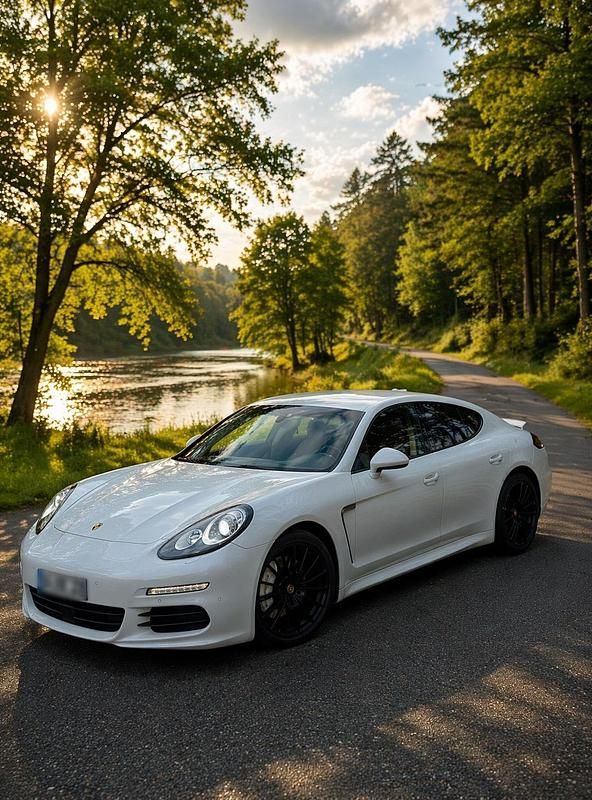 Second-hand Porsche Panamera 2013 Alb Hatchback