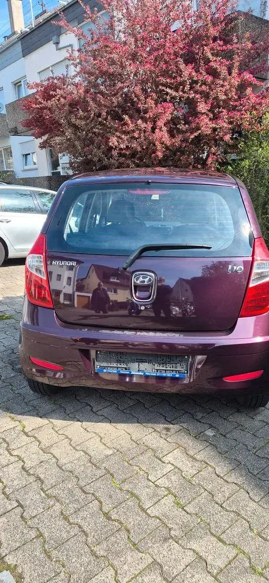 Gebraucht Hyundai i10 Edition 69 PS (50 kW) 2012 Violett Kleinwagen