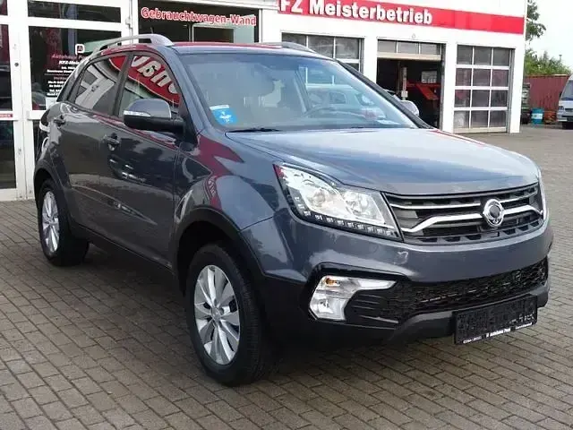 Gebraucht SsangYong Korando 150 PS (110 kW) 2019 Grau SUV