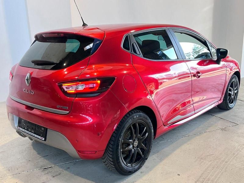 Gebraucht Renault Clio IV Life 118 PS (86 kW) 2018 Rot Kleinwagen