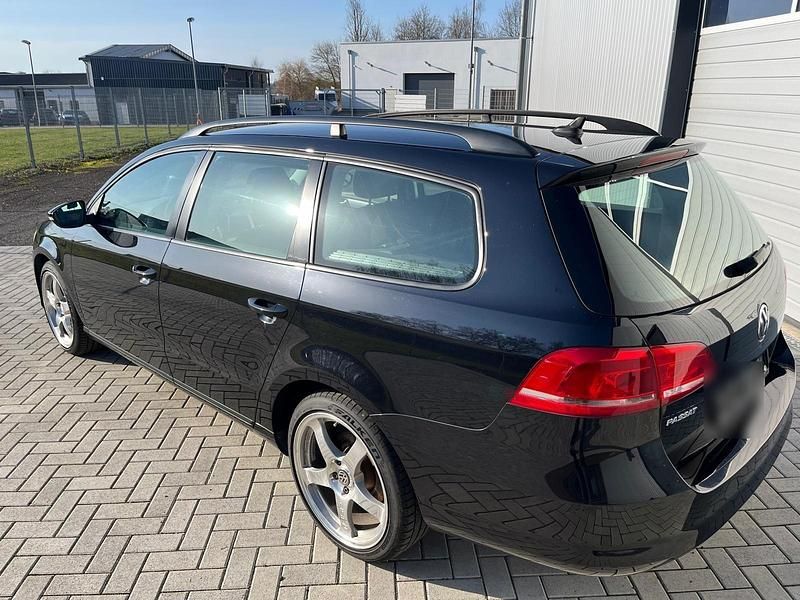 Gebraucht VW Passat 140 PS (102 kW) 2013 Schwarz Kombi
