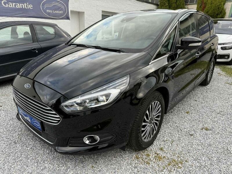 Schwarz Gebraucht 2019 Ford S-MAX Titanium Van / Kleinbus | 15.700 € (Superpreis) - Bild 1/4