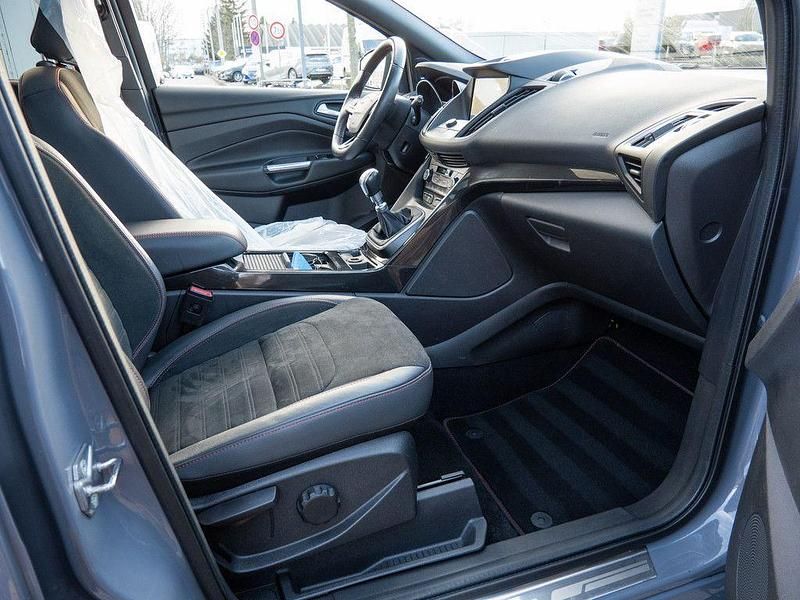 Gebraucht Ford Kuga ST-Line 150 PS (110 kW) 2019 Grau SUV