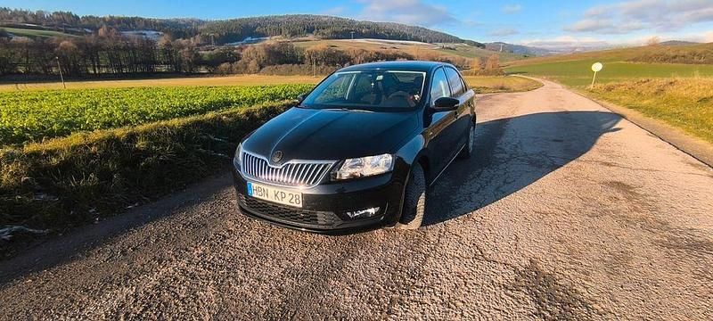 Schwarz Gebraucht 2017 Skoda Rapid Limousine | 9.200 € - Bild 1/4