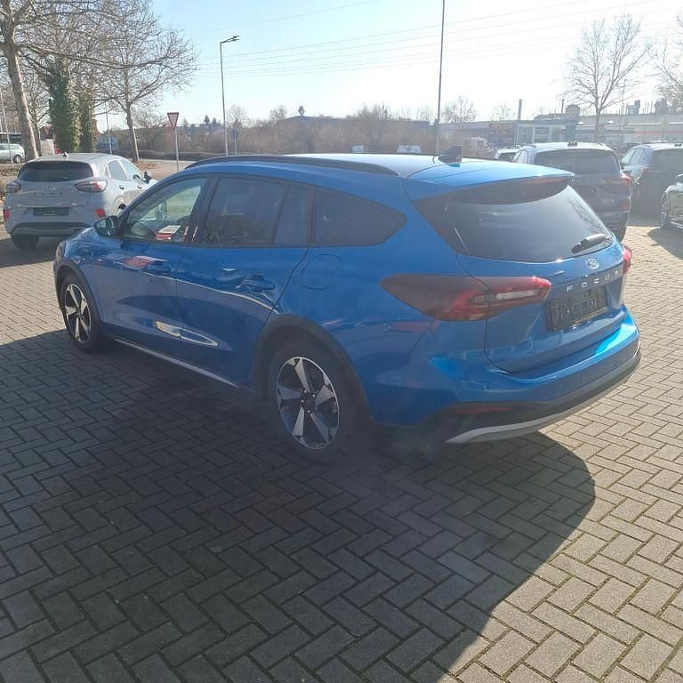 Gebraucht Ford Focus Active X 116 PS (85 kW) 2024 Desert island blue Kombi
