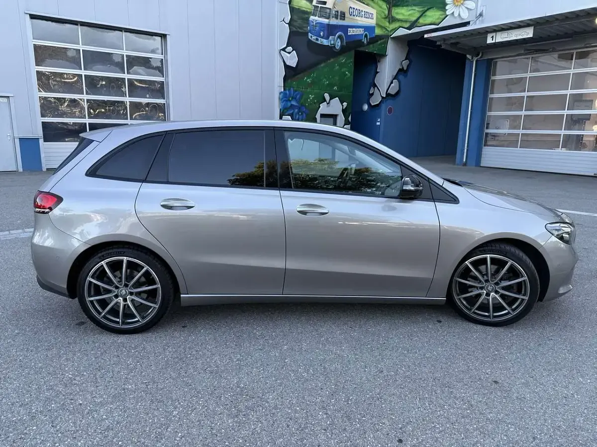 Gebraucht Mercedes B220 190 PS (139 kW) 2020 Grau Kleinwagen