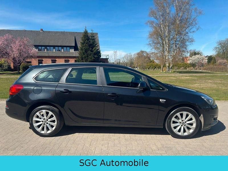 Gebraucht Opel Astra Active 140 PS (102 kW) 2013 Schwarz Kombi