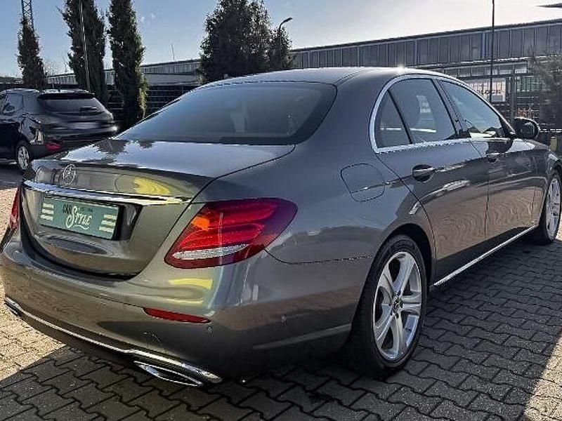 Gebraucht Mercedes E200 Avantgarde 150 PS (110 kW) 2017 Grau Limousine
