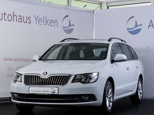 Weiß Gebraucht 2016 Skoda Superb Ambition Kombi | 11.990 € (Guter Preis) - Bild 1/4