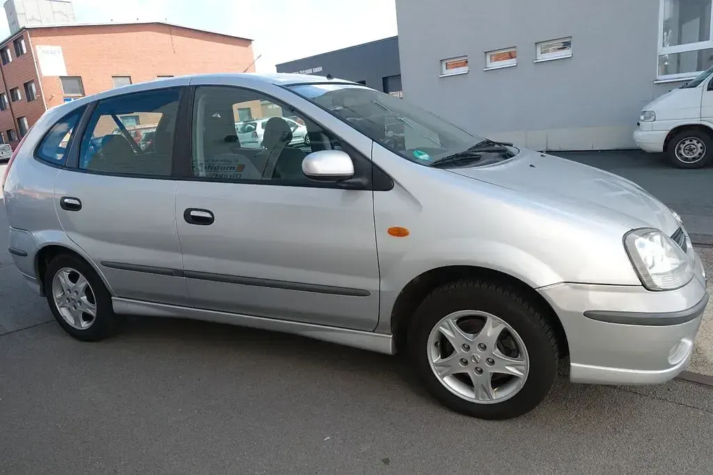 Gebraucht Nissan Almera Acenta+ 116 PS (85 kW) 2004 Silber Limousine
