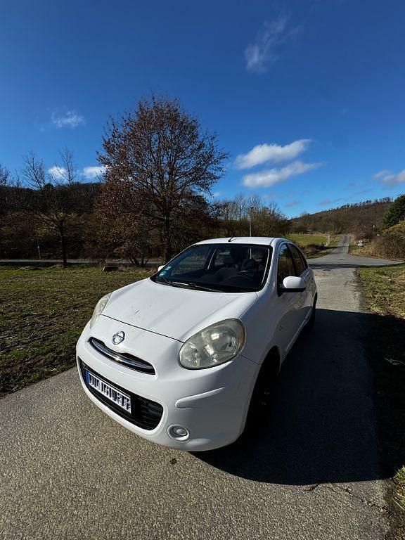 Gebraucht Nissan Micra Acenta 80 PS (58 kW) 2012 Weiß Kleinwagen