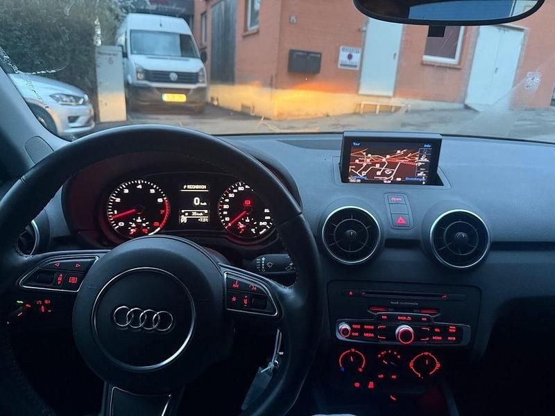 Gebraucht Audi A1 Ambition 86 PS (63 kW) 2012 Schwarz Kleinwagen