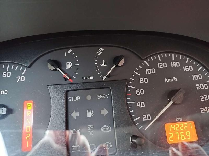 Gebraucht Renault Scénic 140 PS (102 kW) 2000 Grün Van / Kleinbus