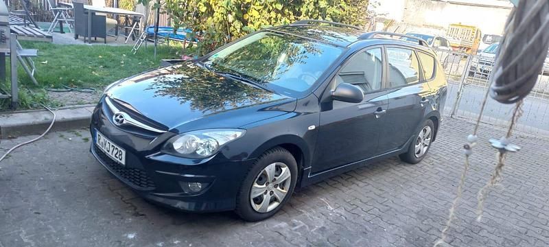 Schwarz Gebraucht 2010 Hyundai i30 Kombi | 1.850 € (Fairer Preis) - Bild 1/4