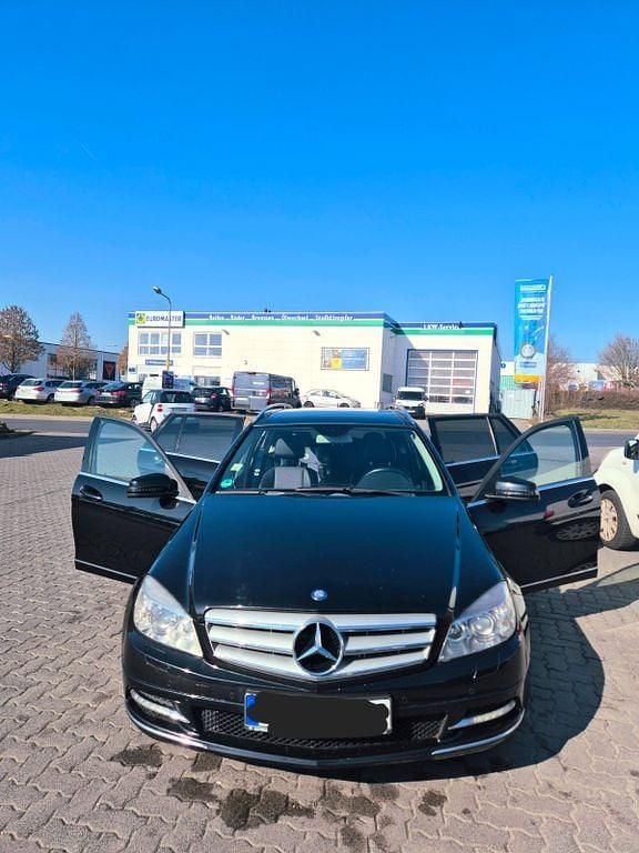 Gebraucht Mercedes C250 204 PS (150 kW) 2010 Schwarz Kombi