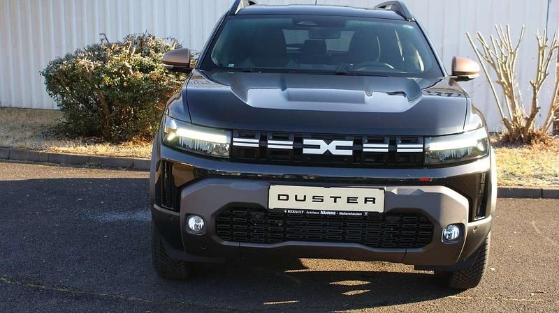 Neu Dacia Duster Extreme 131 PS (96 kW) 2026 Perlmuttschwarz metallic SUV