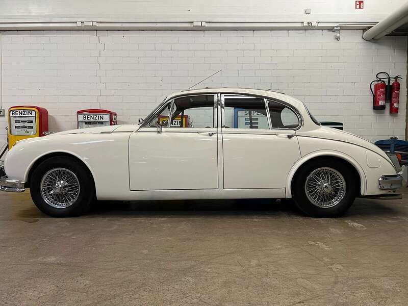 Weiß Gebraucht 1963 Jaguar MK II Limousine | 39.900 € - Bild 1/4