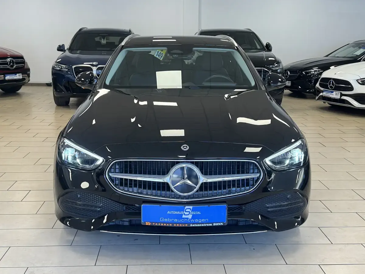 Gebraucht Mercedes C200 163 PS (119 kW) 2025 Schwarz Kombi