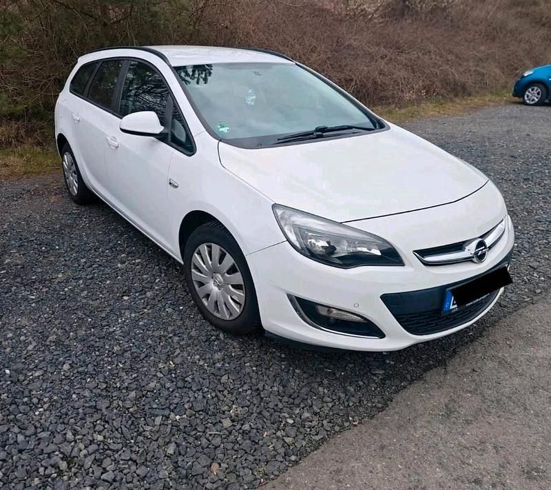 Gebraucht Opel Astra 131 PS (96 kW) 2013 Weiß Kombi