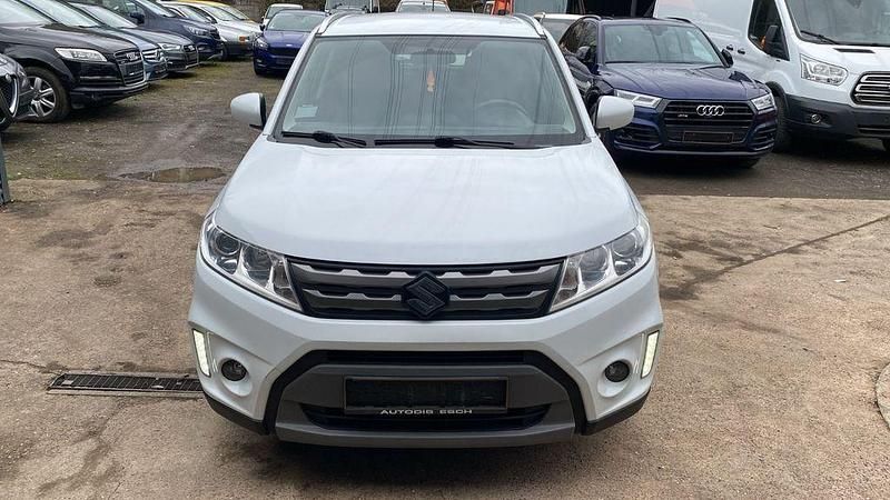 Gebraucht Suzuki Vitara Comfort 120 PS (88 kW) 2018 Weiß SUV