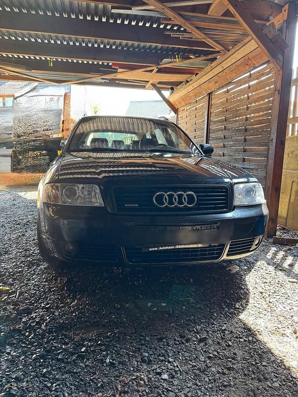 Schwarz Gebraucht 2002 Audi A6 Kombi | 1.700 € (Guter Preis) - Bild 1/4