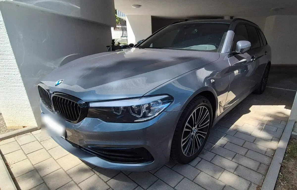 Gebraucht BMW 520 Sport Line 190 PS (139 kW) 2018 Grau Kombi