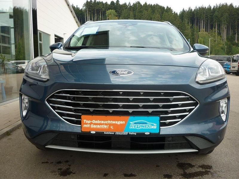 Gebraucht Ford Kuga Titanium 152 PS (111 kW) 2021 Chrome blue (metallic) SUV