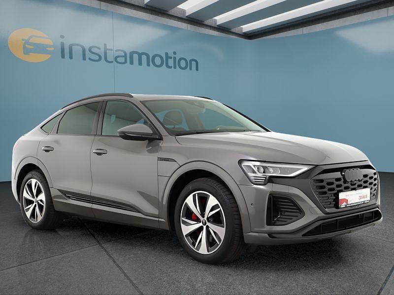 Grau Gebraucht 2024 Audi Q8 Sportback e-tron SUV | 70.399 € (Teuer) - Bild 1/4
