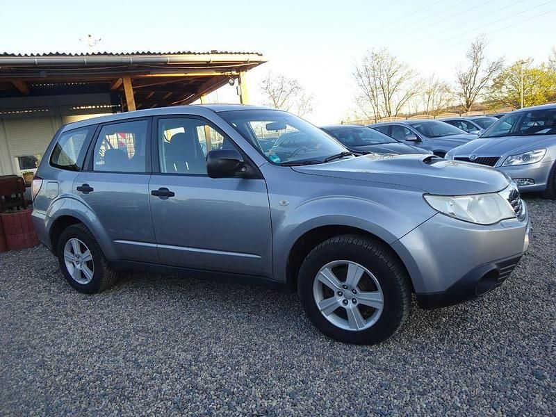 Gebraucht Subaru Forester Trend 147 PS (108 kW) 2010 Silber SUV