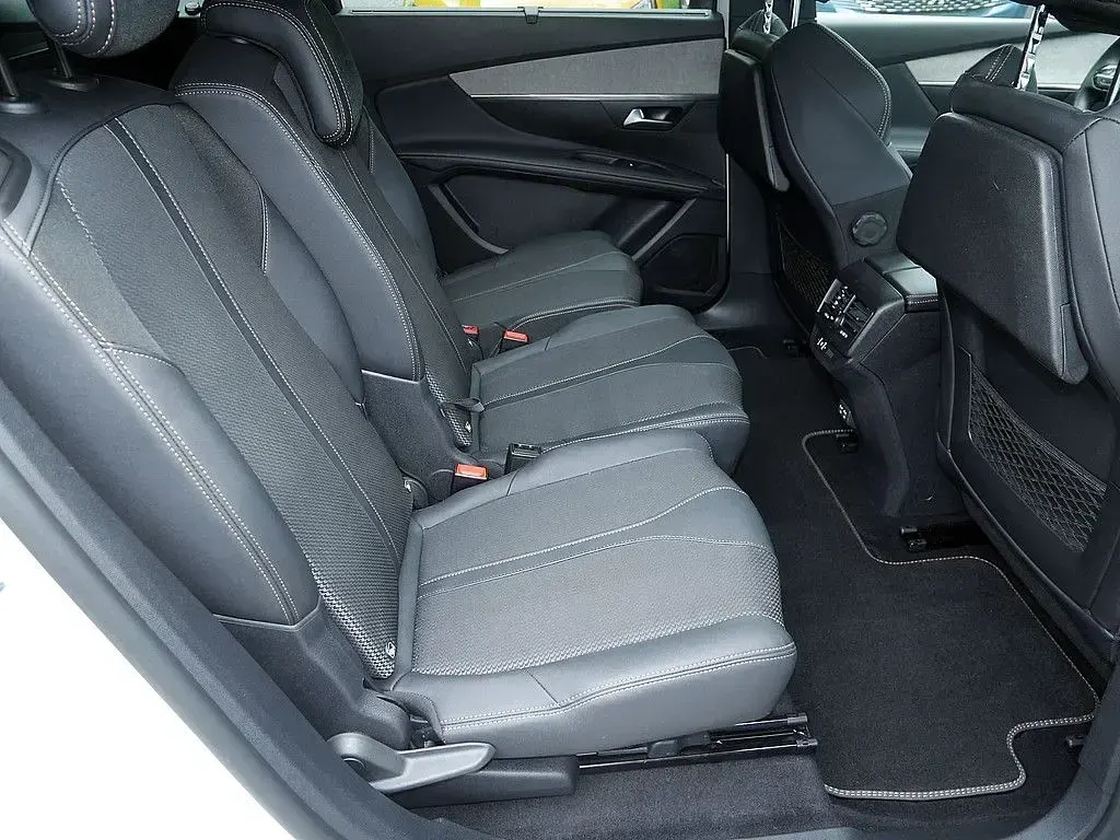 Gebraucht Peugeot 5008 GT 131 PS (96 kW) 2024 Weiß SUV